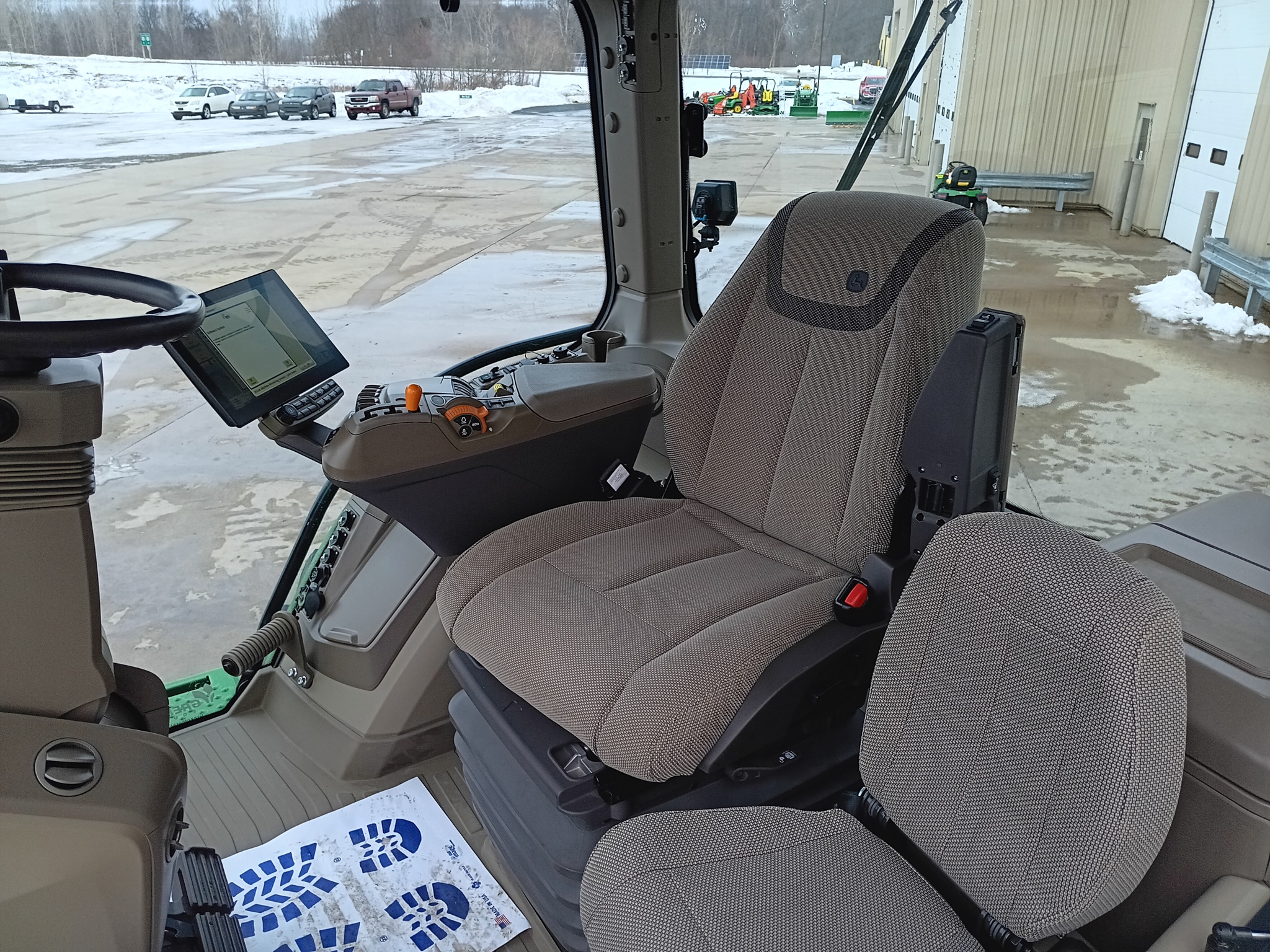 2024 John Deere 8R 250 Image 9