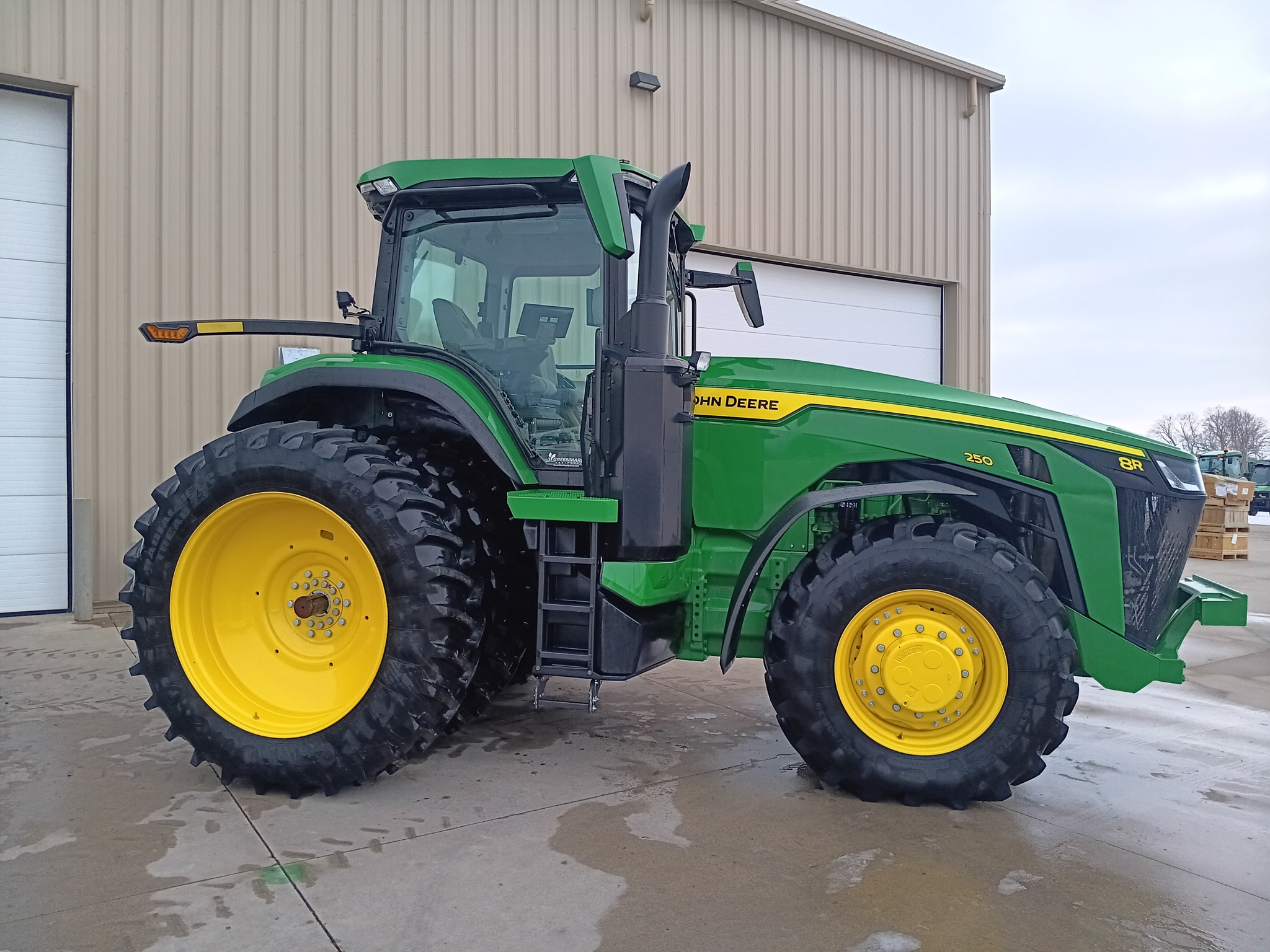 2024 John Deere 8R 250 Image 2