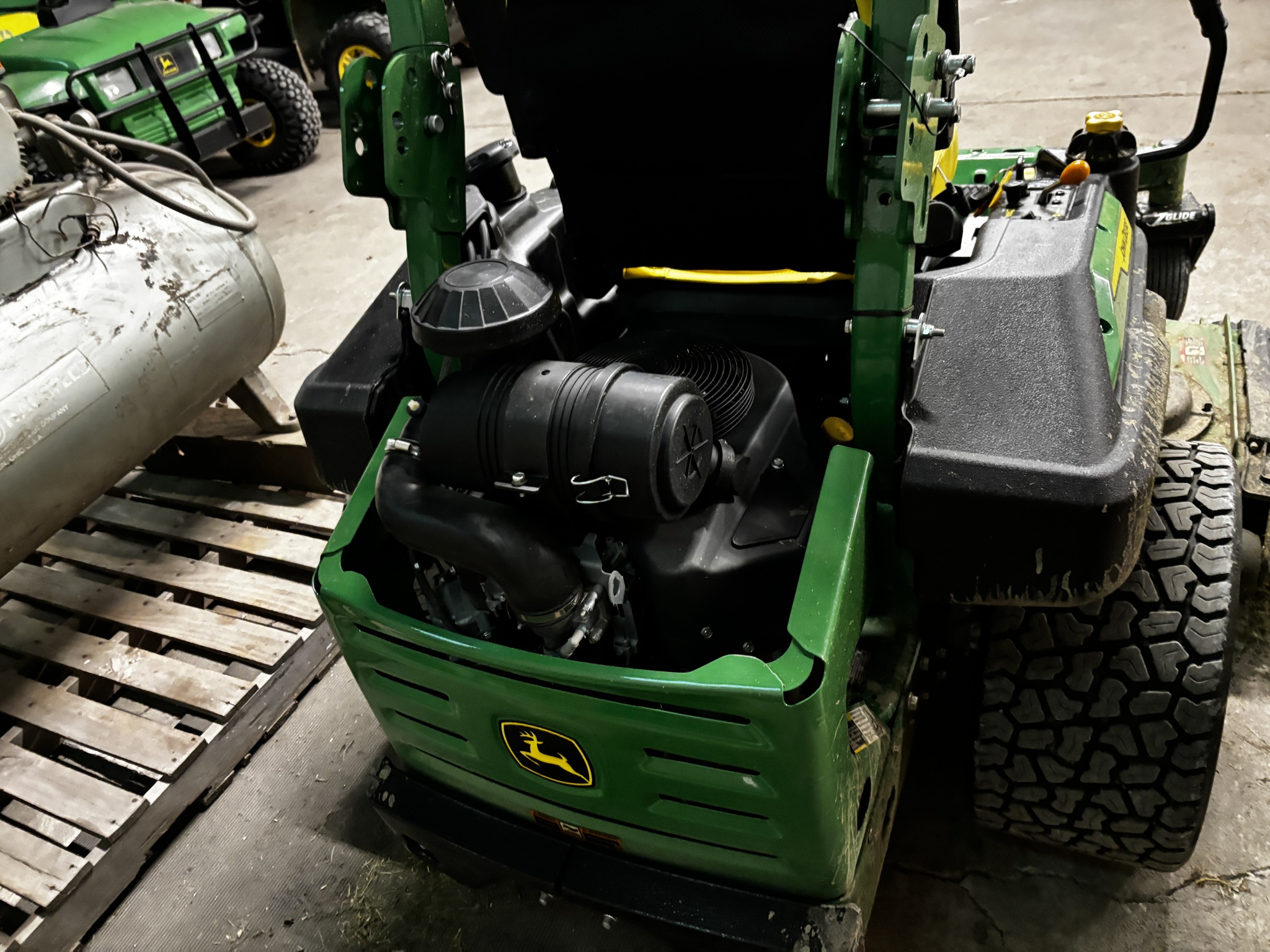 Used 2023 John Deere Z970R Zero Turn Mowers at Koenig Equipment in Richmond, IN - PhotoXL4