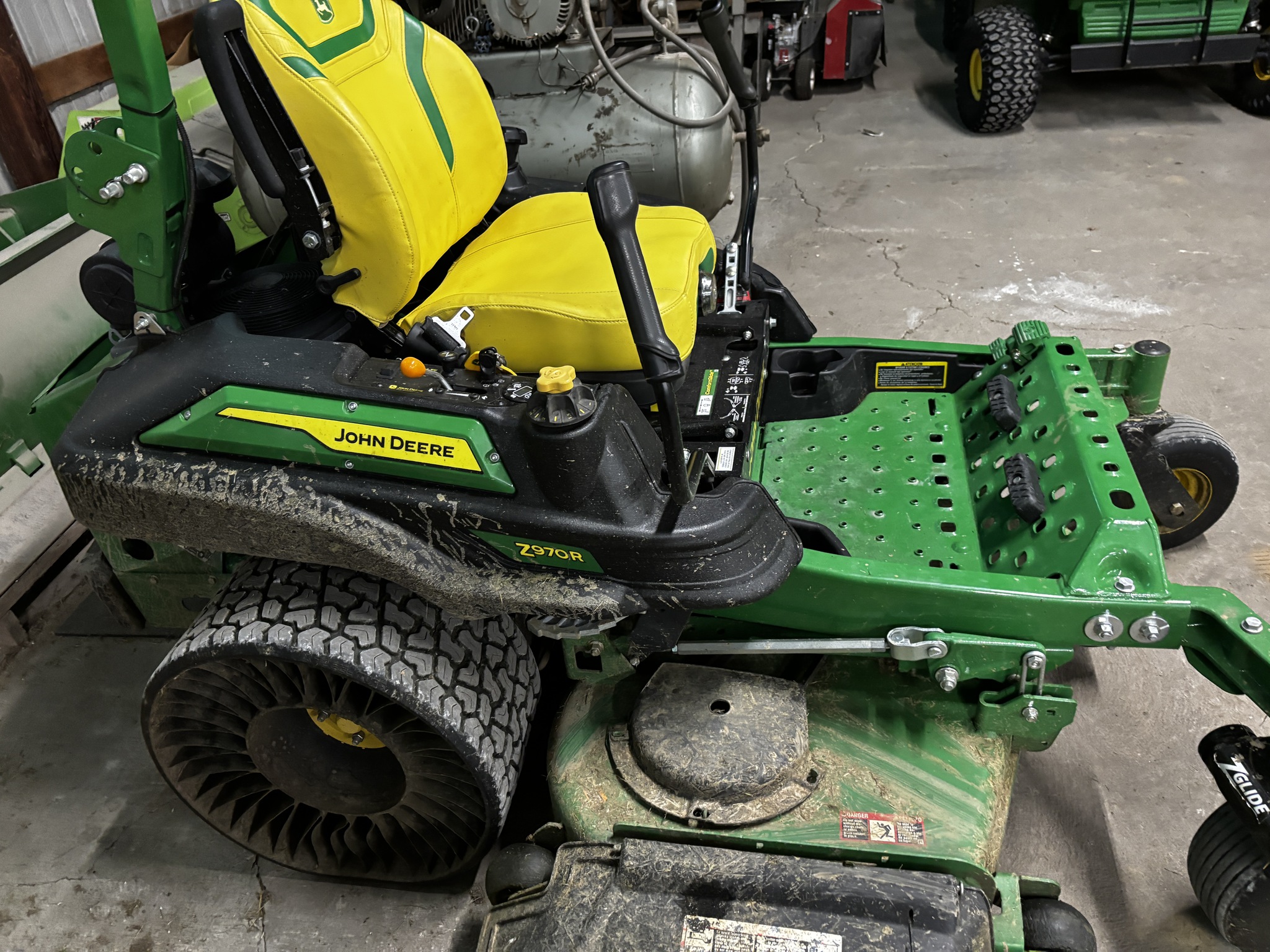 Used 2023 John Deere Z970R Zero Turn Mowers at Koenig Equipment in Richmond, IN - PhotoXL2