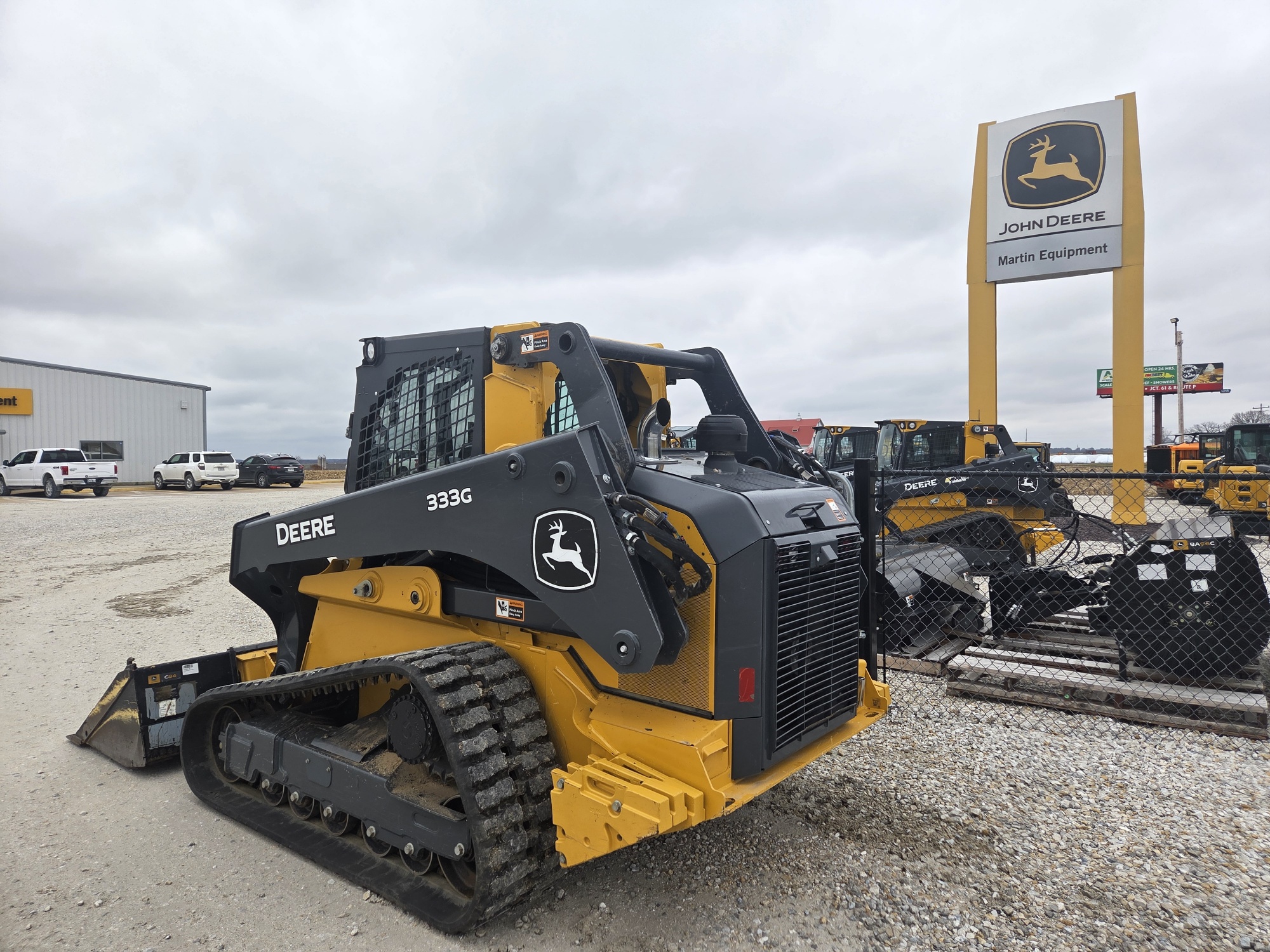 2024 John Deere 333G Image 6