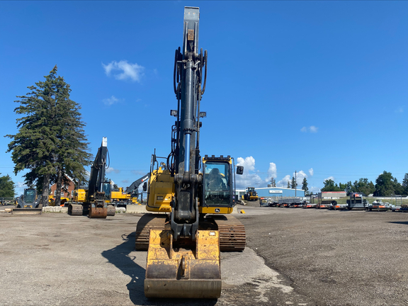 2017 John Deere 245G LC