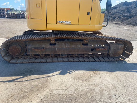 2017 John Deere 245G LC