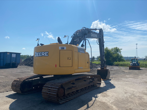 2017 John Deere 245G LC
