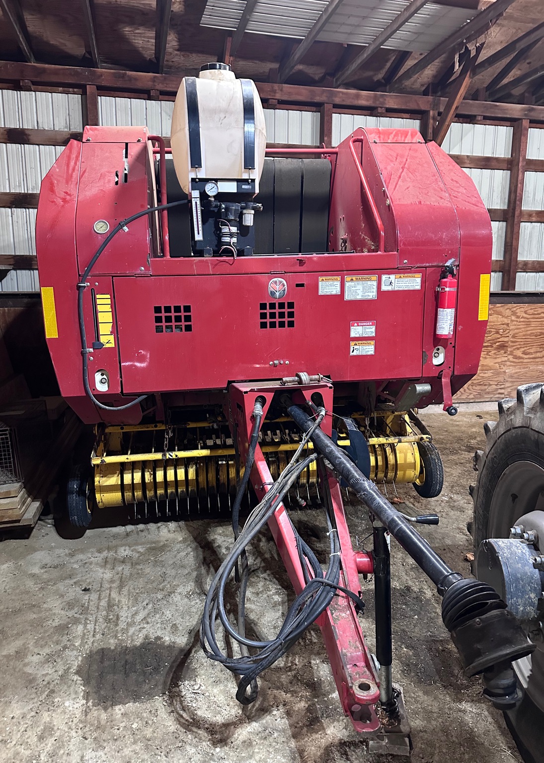 2009 New Holland BR7060 Image 2