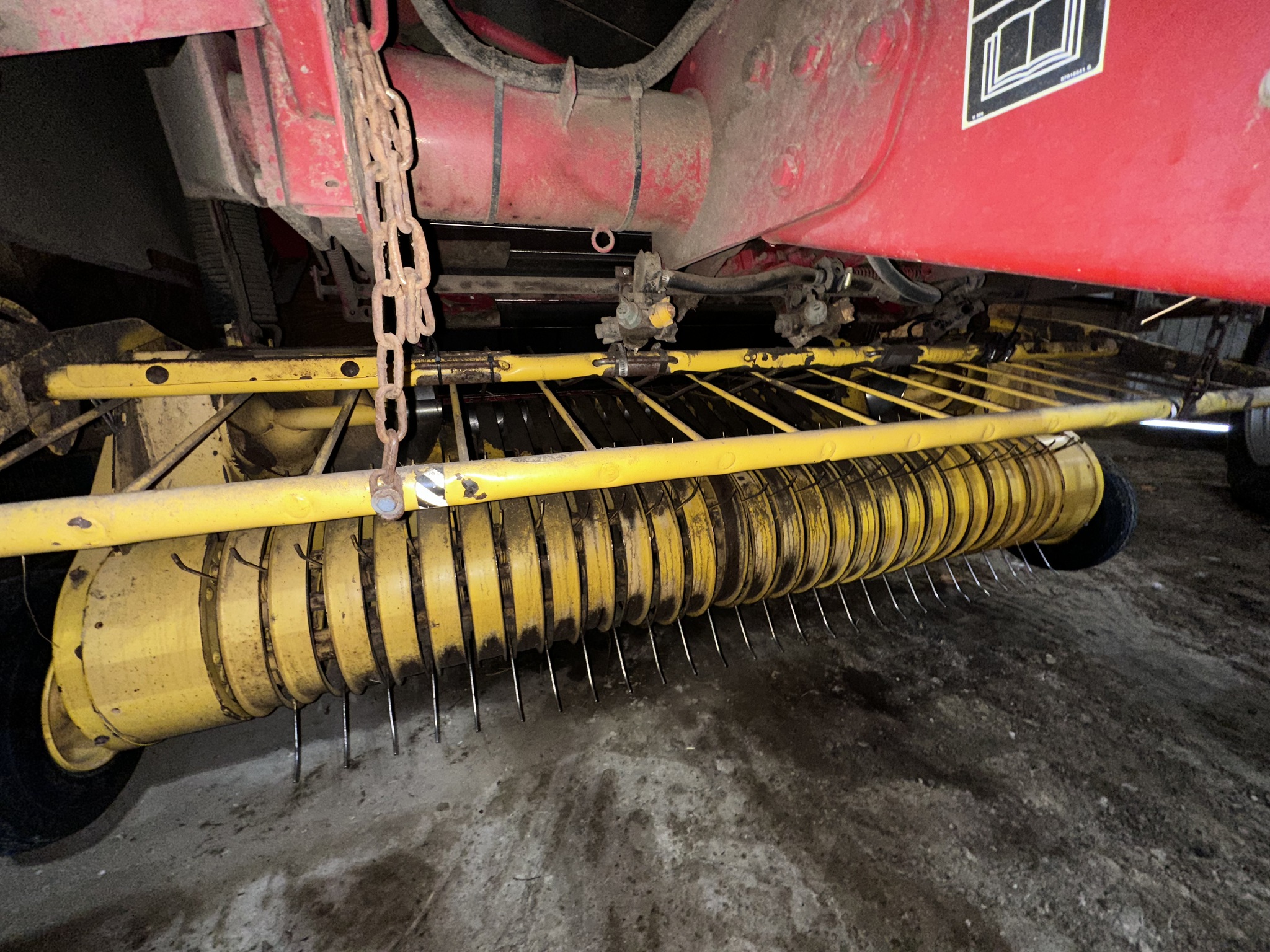 2009 New Holland BR7060 Image 4