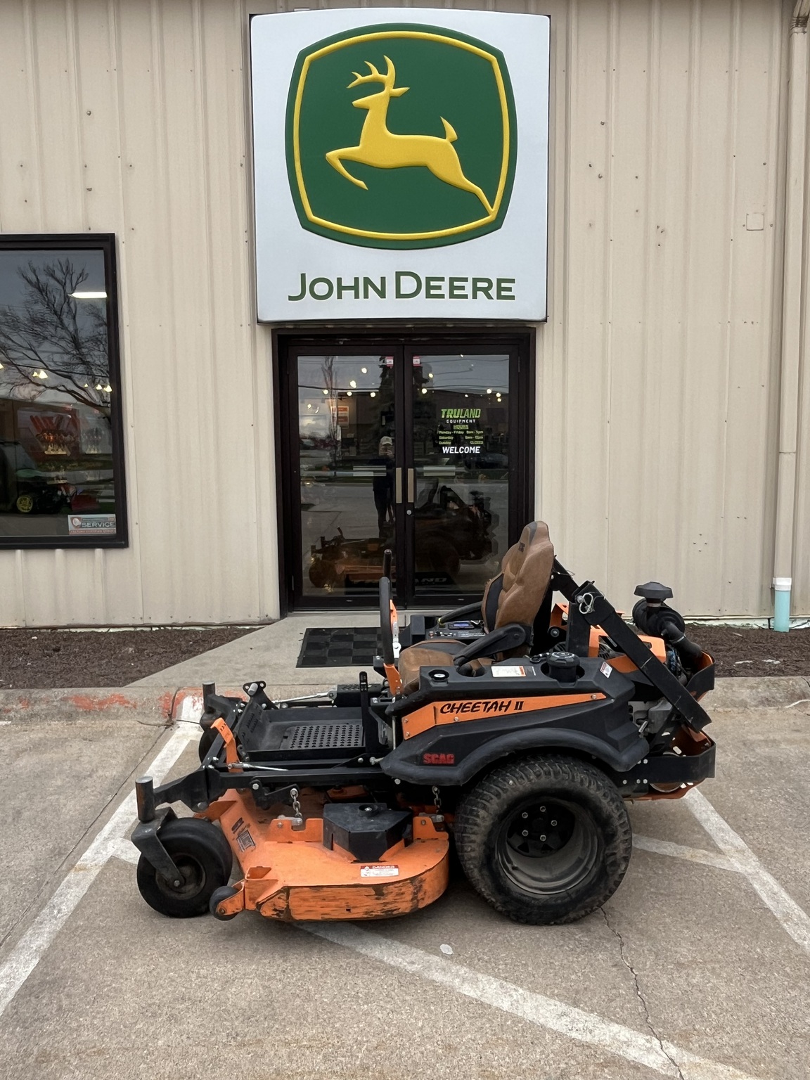 2023 Scag SCZII-61V-38CV-EFI Image 3