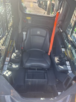 2022 John Deere 325G