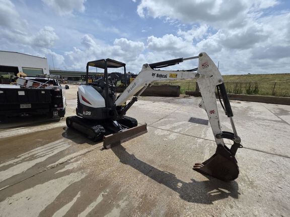2021 Bobcat E35