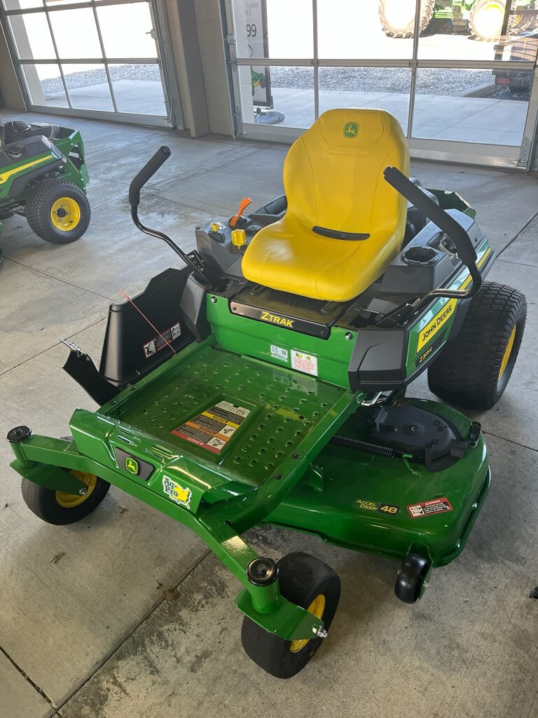 2025 John Deere Z325E Image 1