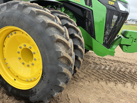 2025 John Deere 8R 370 - Photo15