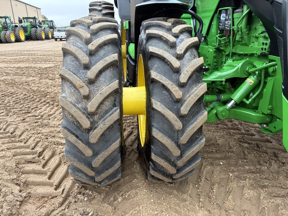 2025 John Deere 8R 370 - Photo16