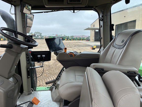 2025 John Deere 8R 370 - Photo38