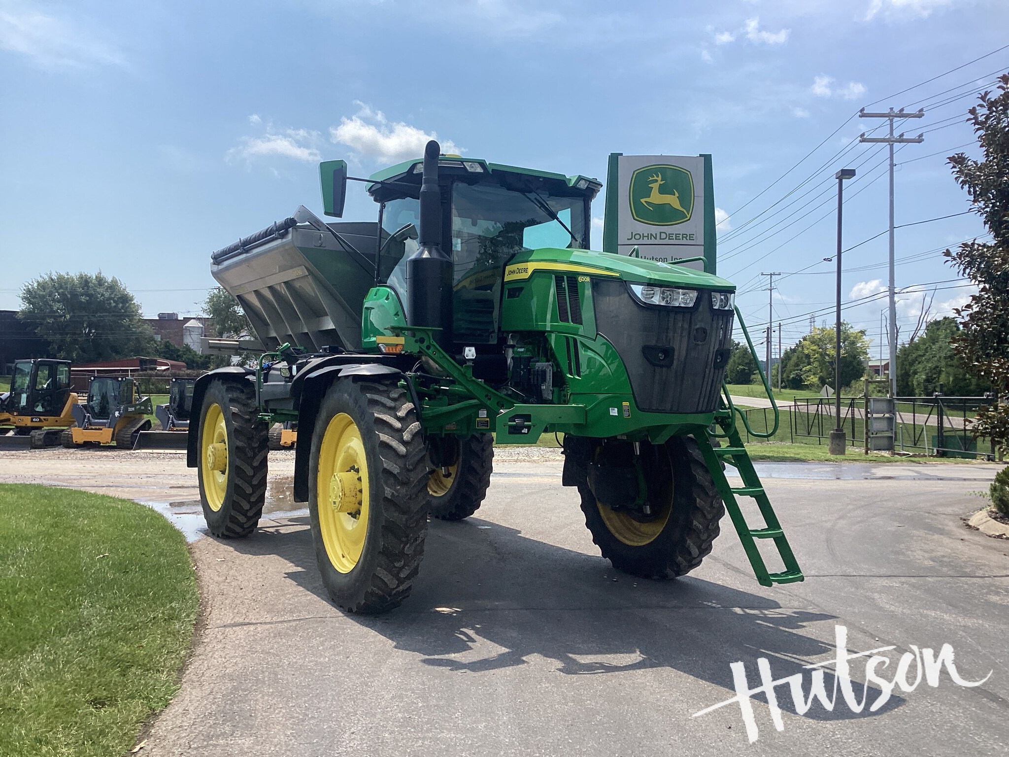 2023 John Deere 600R