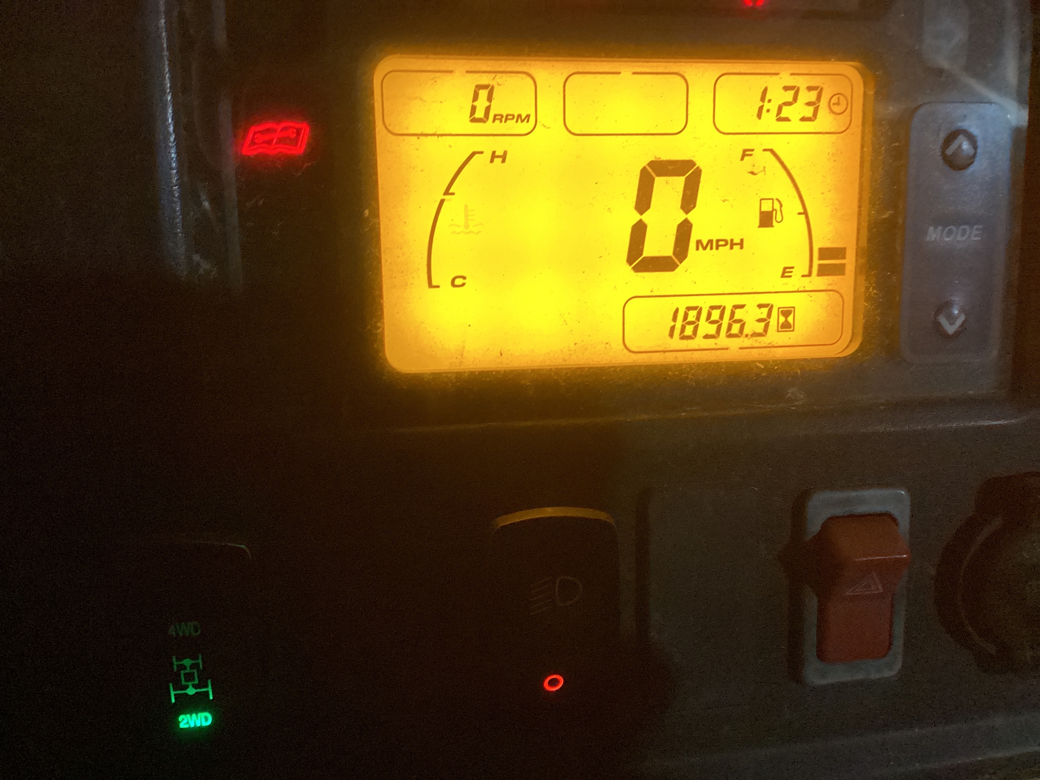 2014 John Deere XUV 825i Power Steering Image 7