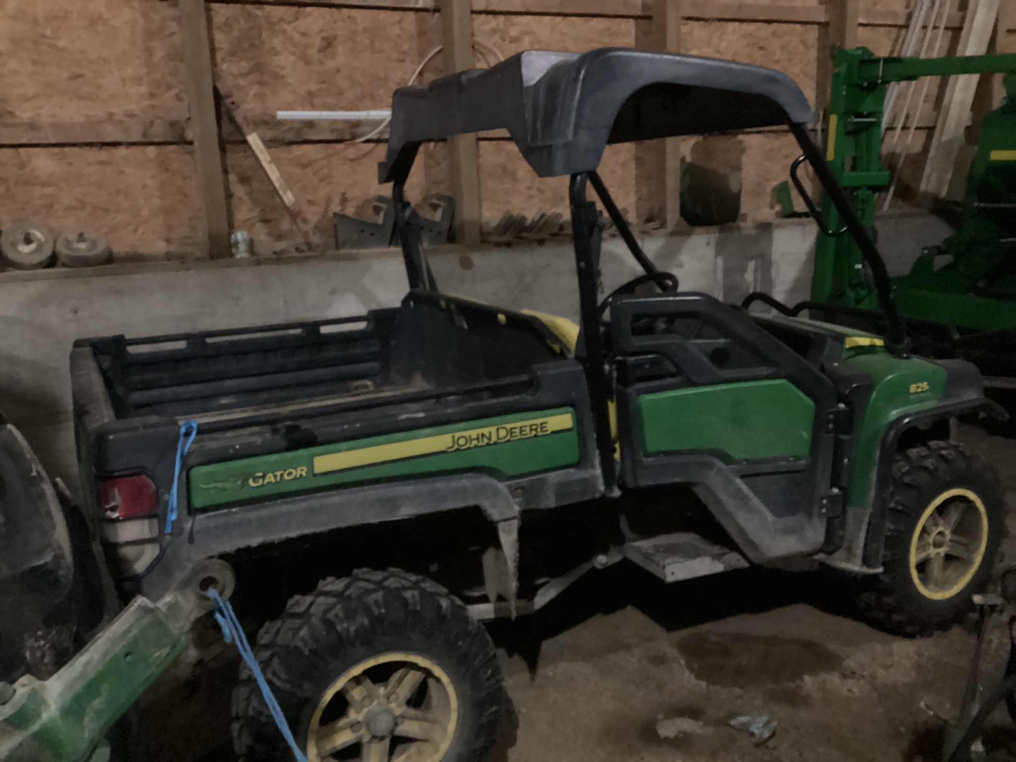 2014 John Deere XUV 825i Power Steering Image 2