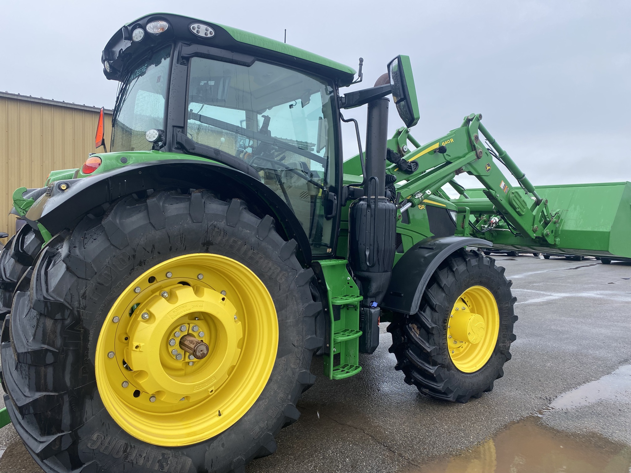 2024 John Deere 6R 185 Image 3