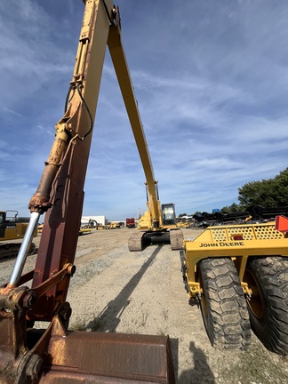 2002 John Deere 450C LC