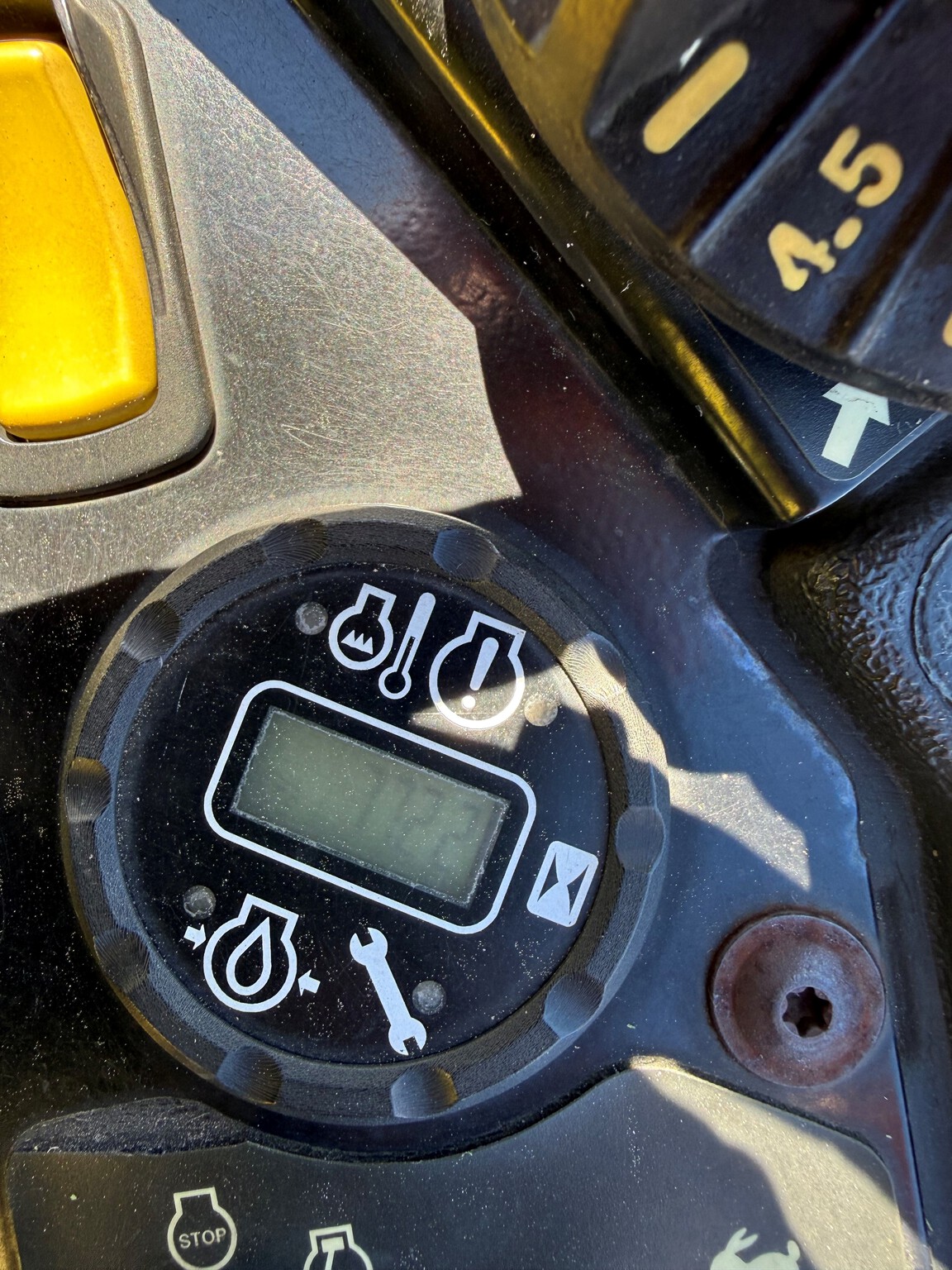 2022 John Deere Z920M Image 5