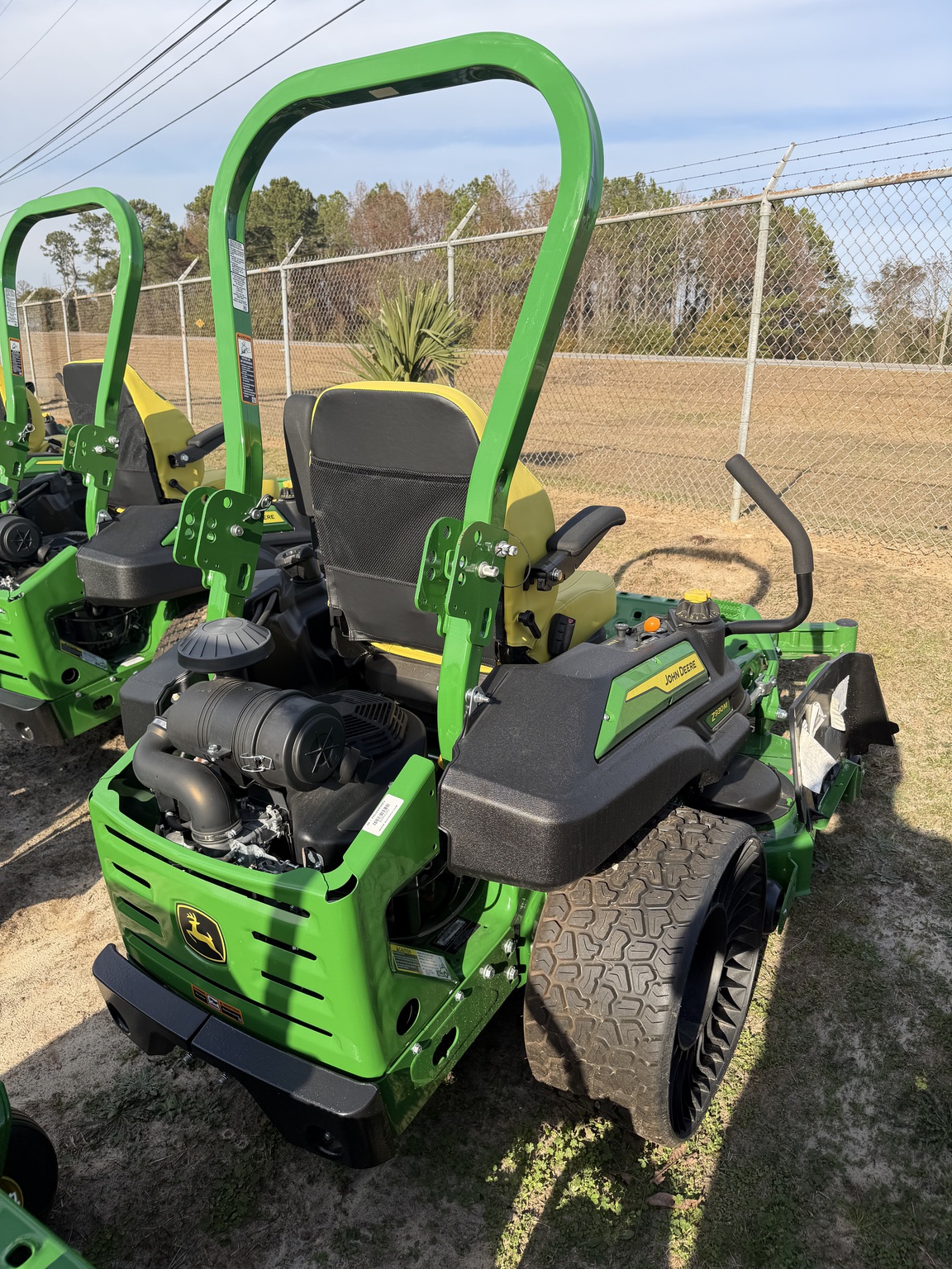 2025 John Deere Z930M Image 4