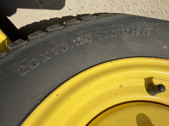 2015 John Deere X324 - Photo12