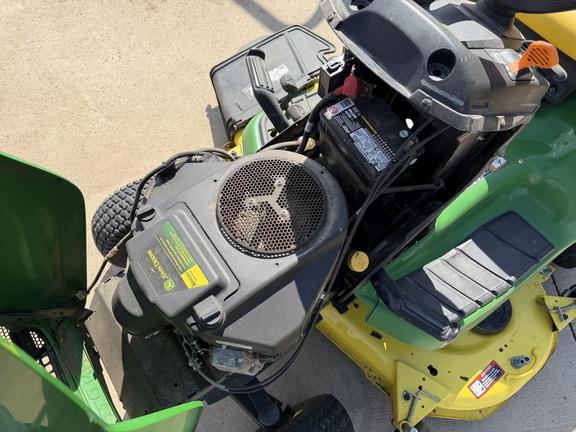 2015 John Deere X324 - Photo16