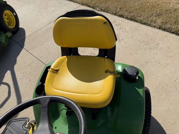 2015 John Deere X324 - Photo17