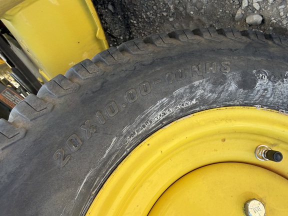 2015 John Deere X324 - Photo12