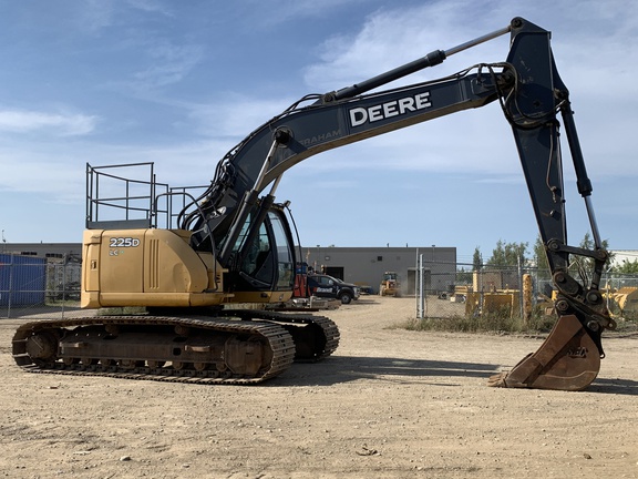 2012 John Deere 225D LC