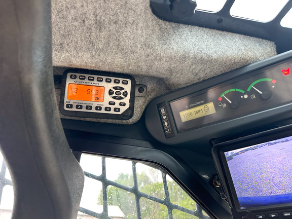 2011 John-Deere 328D