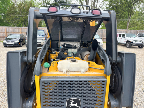 2011 John-Deere 328D