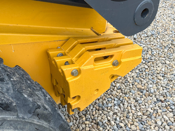 2011 John-Deere 328D