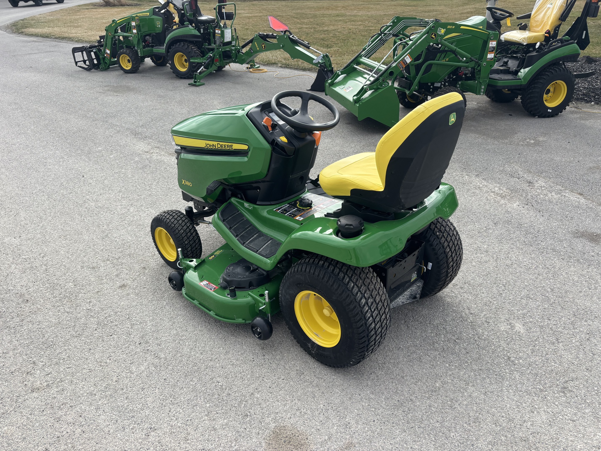 2025 John Deere X380 Image 3