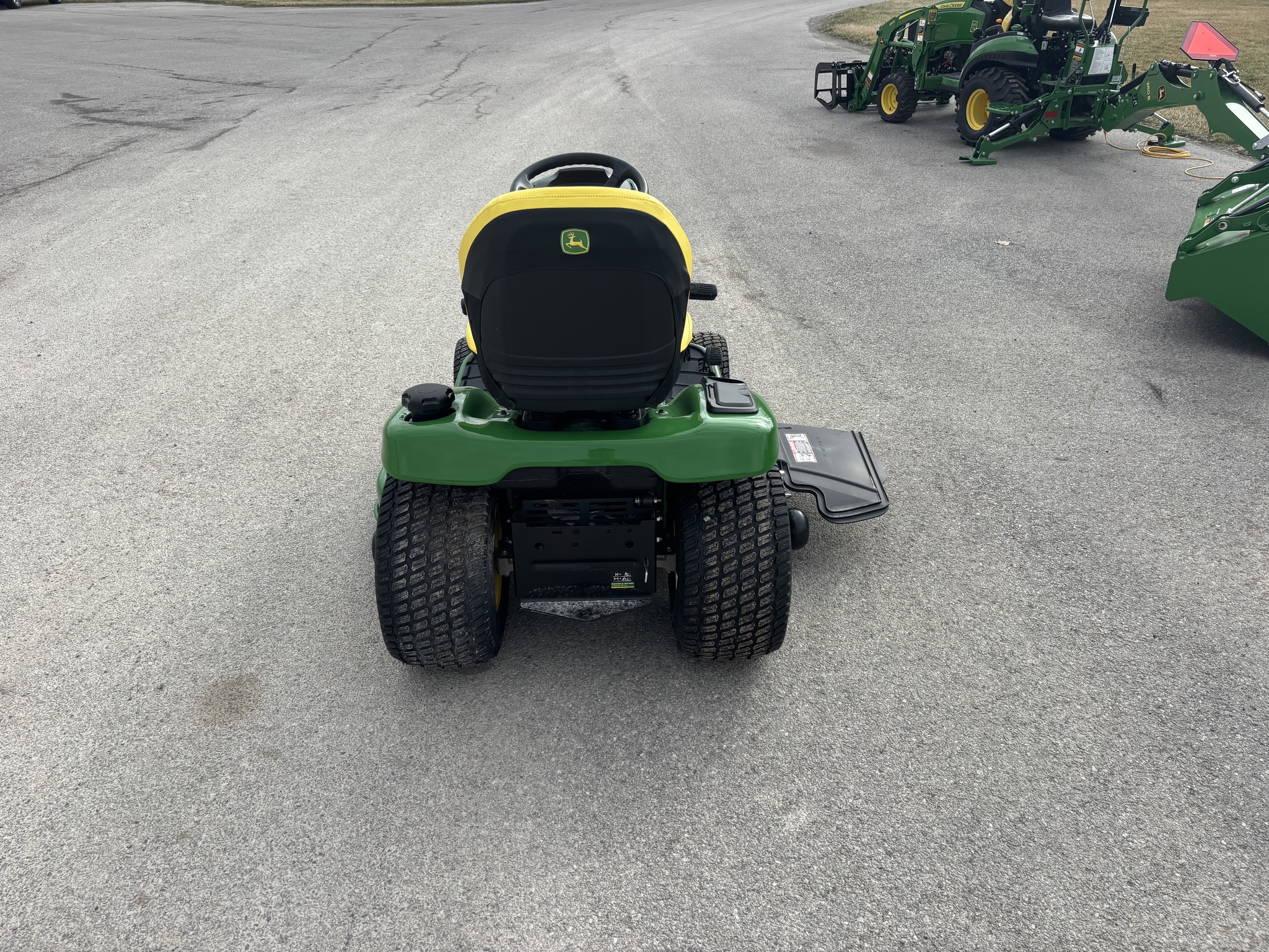 2025 John Deere X380 Image 4