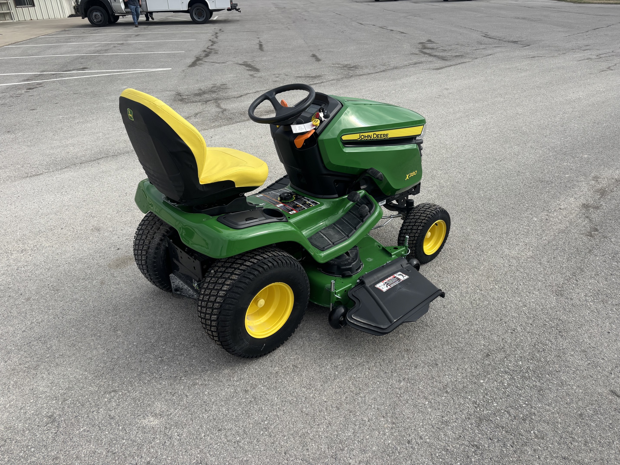 2025 John Deere X380 Image 5