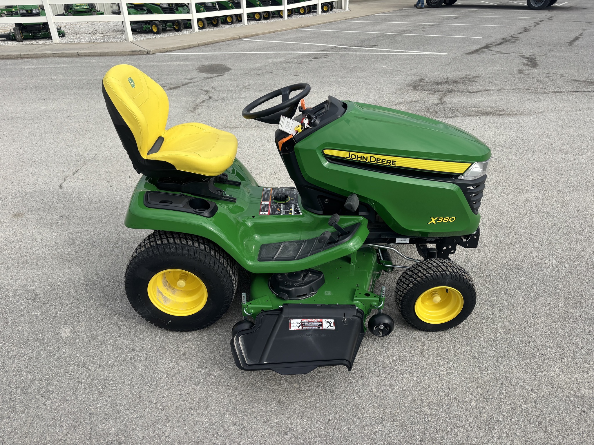 2025 John Deere X380 Image 6
