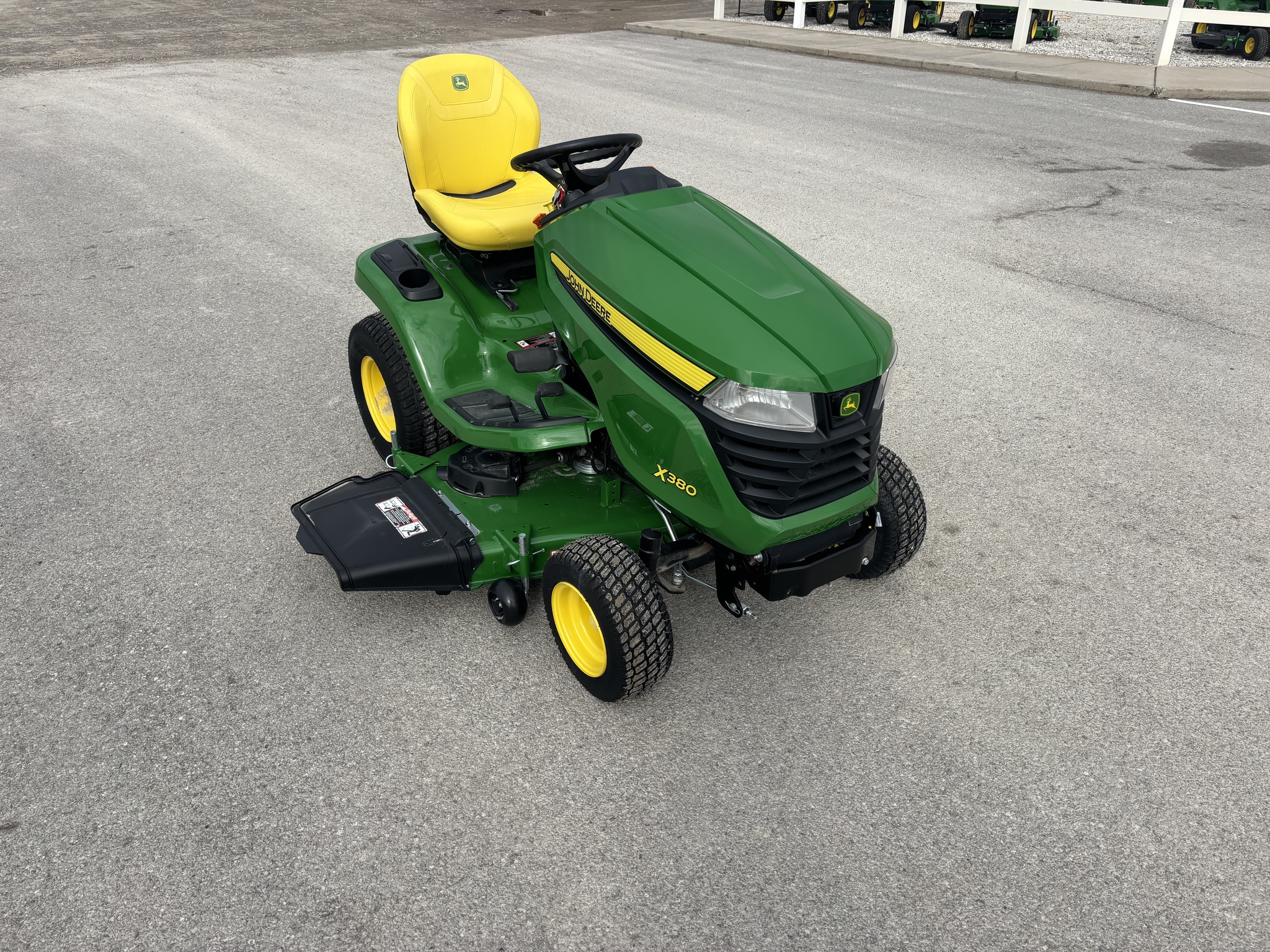 2025 John Deere X380 Image 7
