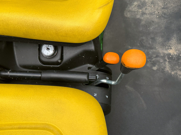 2024 John-Deere TX 4X2