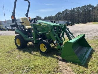 2025 John Deere 1025R Photo 1