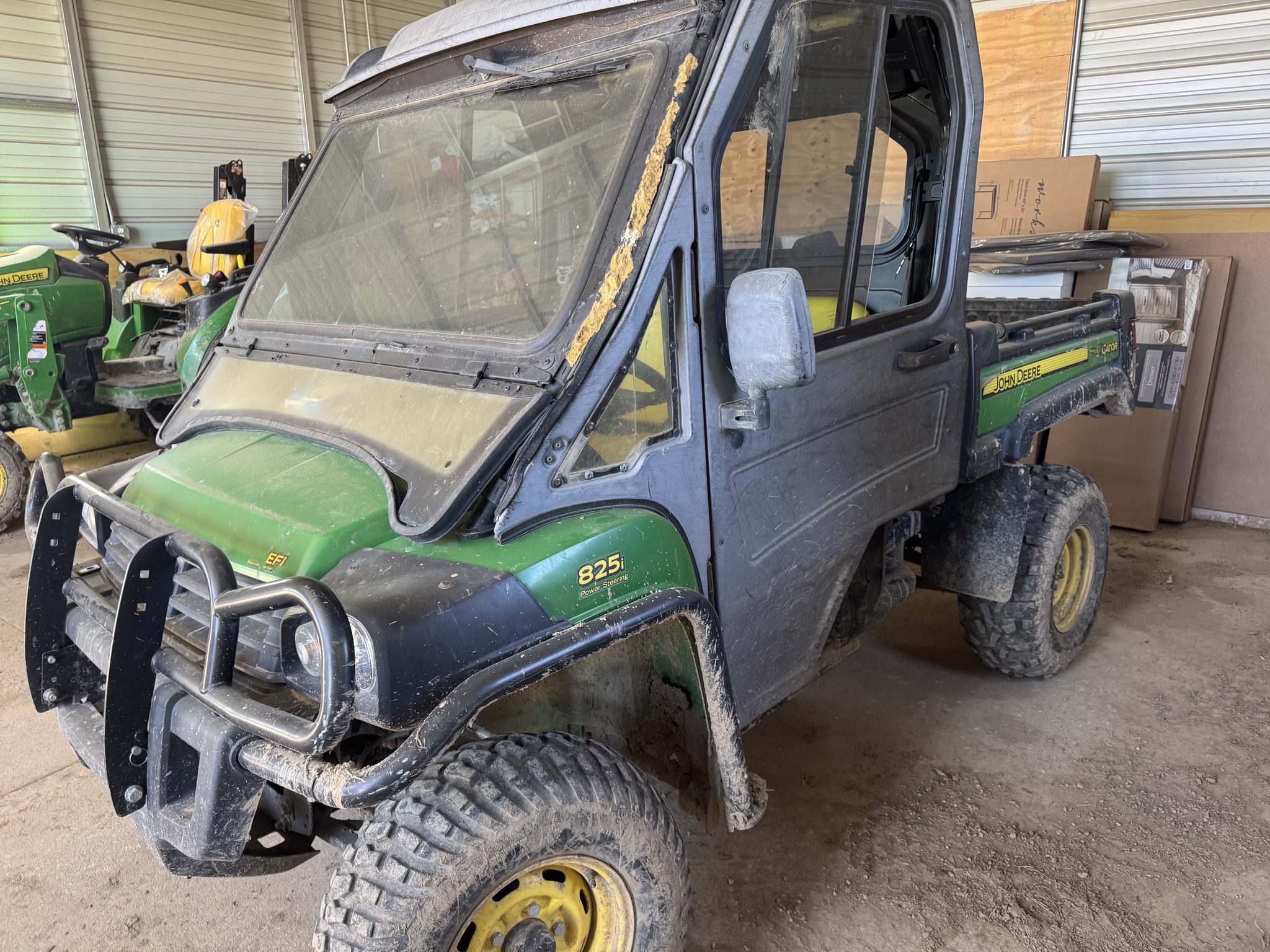 2013 John Deere XUV 825I GREEN Image 4