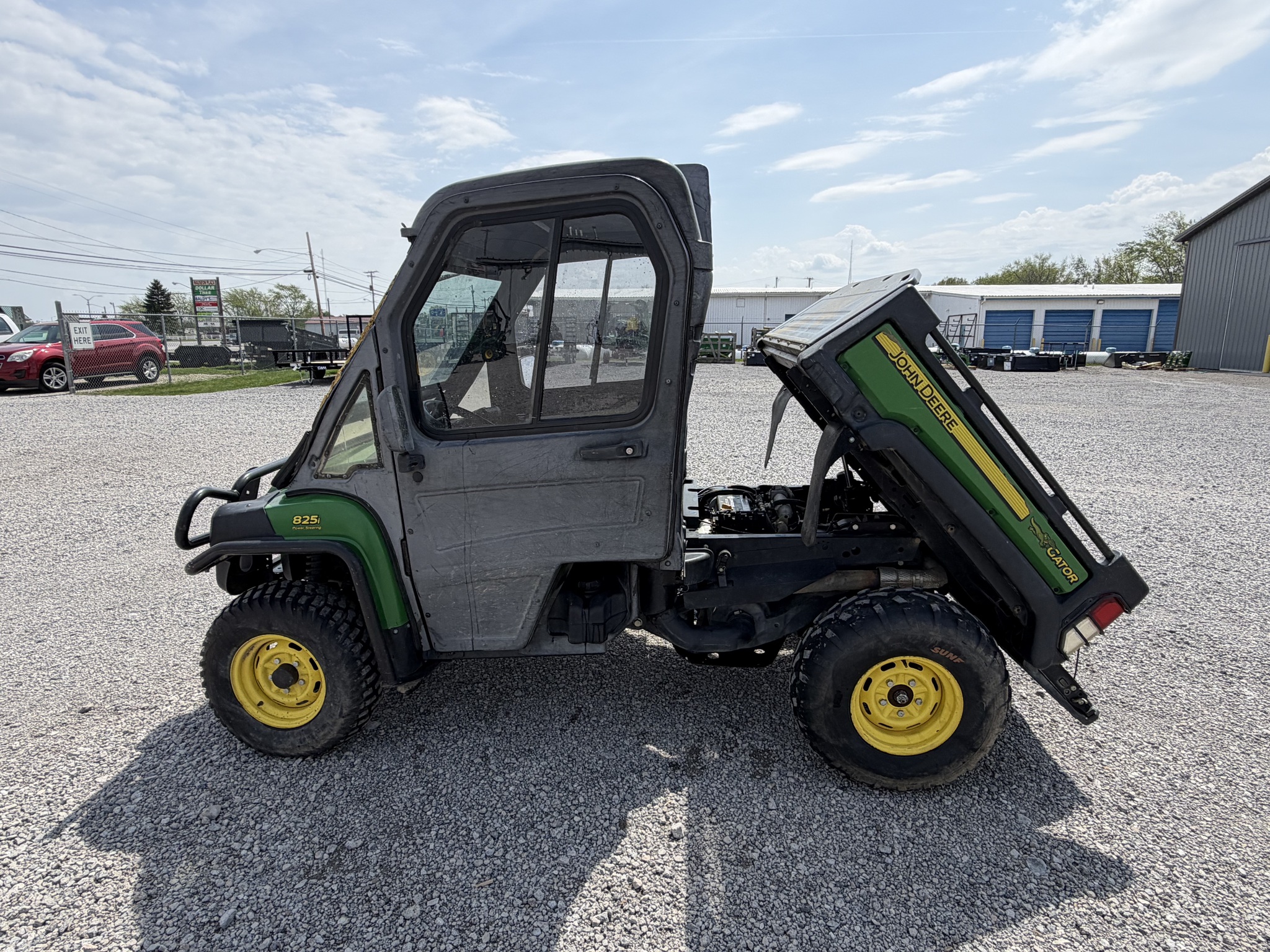 2013 John Deere XUV 825I GREEN Image 3