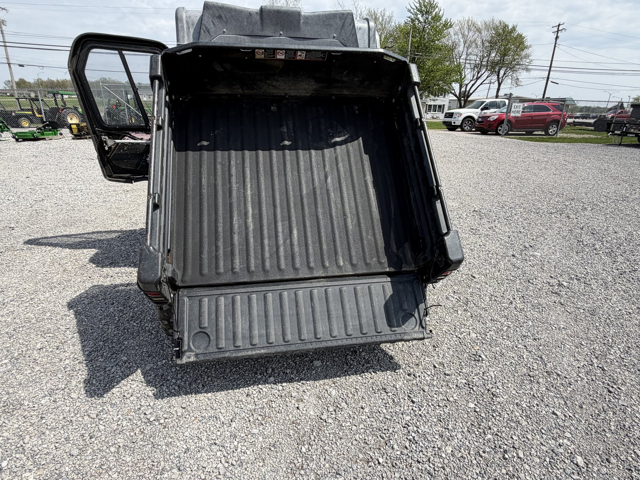 2013 John Deere XUV 825I GREEN Image 4