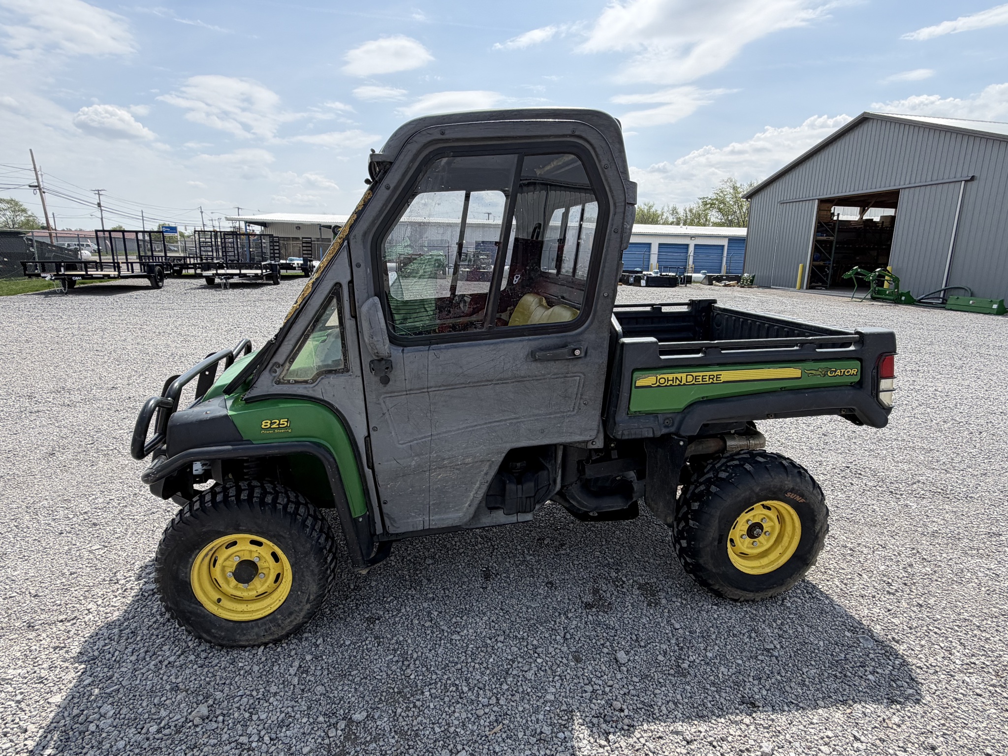 2013 John Deere XUV 825I GREEN Image 2