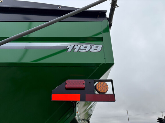 Used 2024 Brent 1198 Grain Carts at Koenig Equipment in Greenville, OH - Photo3