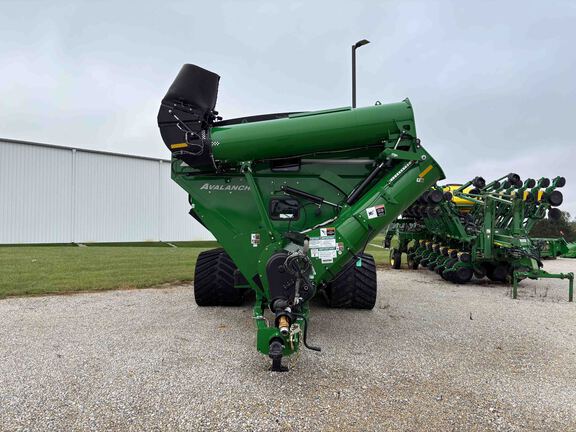 Used 2024 Brent 1198 Grain Carts at Koenig Equipment in Greenville, OH - Photo5