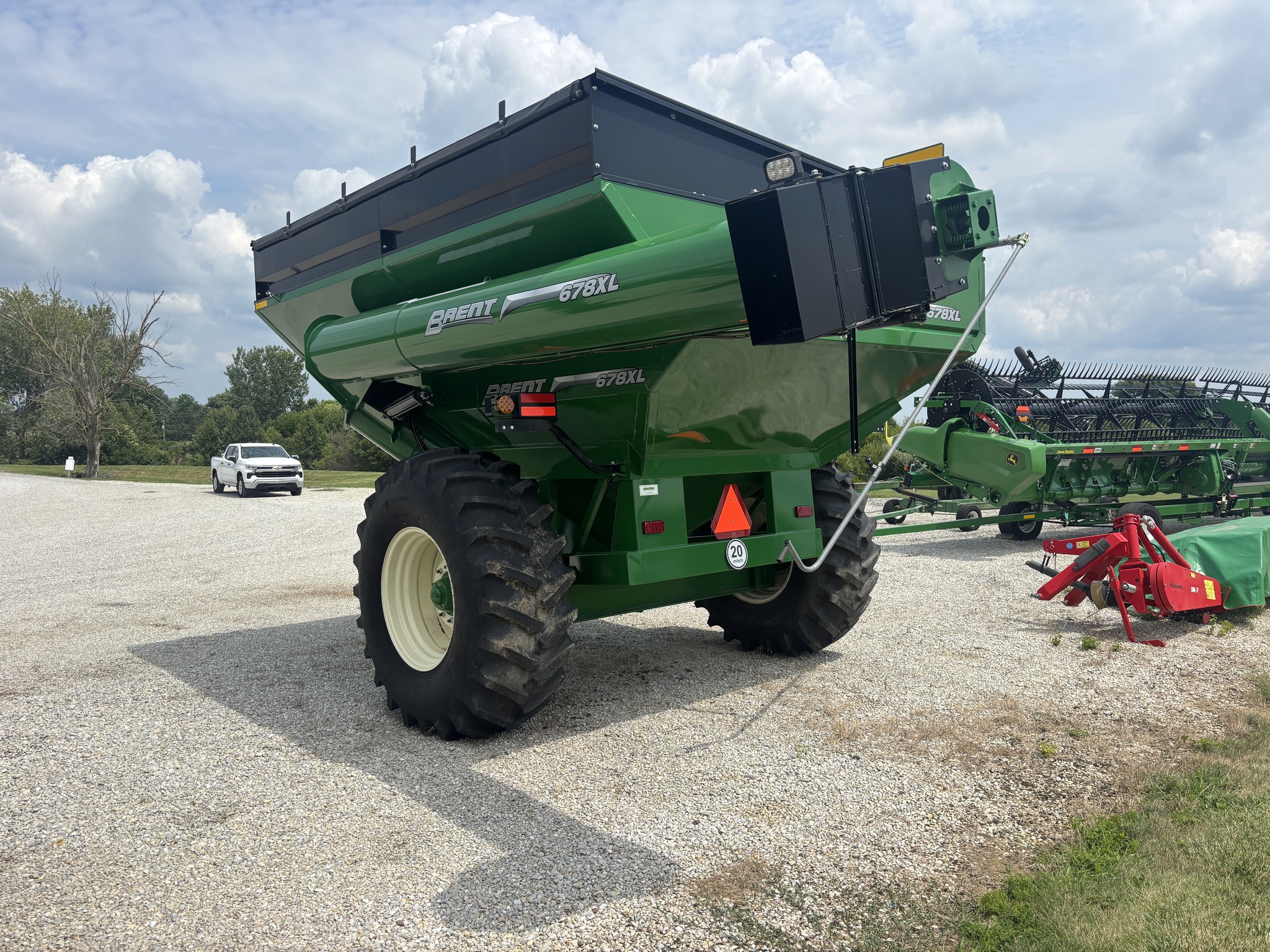 Used 2023 Brent 678XL Grain Carts at Koenig Equipment in Oxford, OH - PhotoXL3