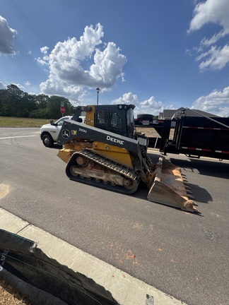 2022 John Deere 333G