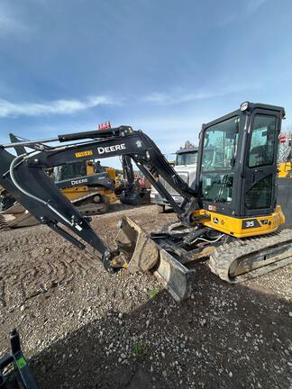 Photo of a 2024 John Deere 35 P