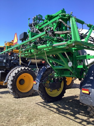 2024 John Deere 616R - Photo9