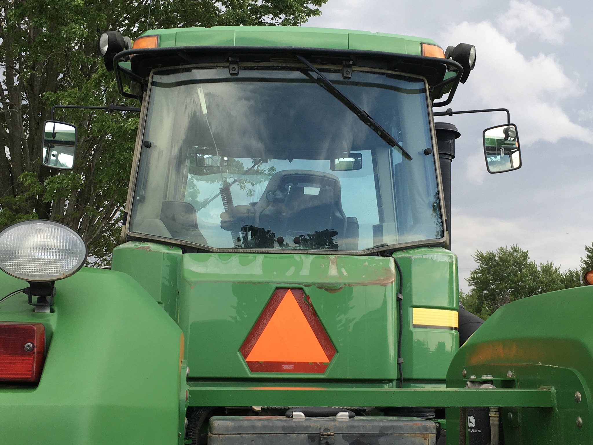 2004 John Deere 9220 Image 3